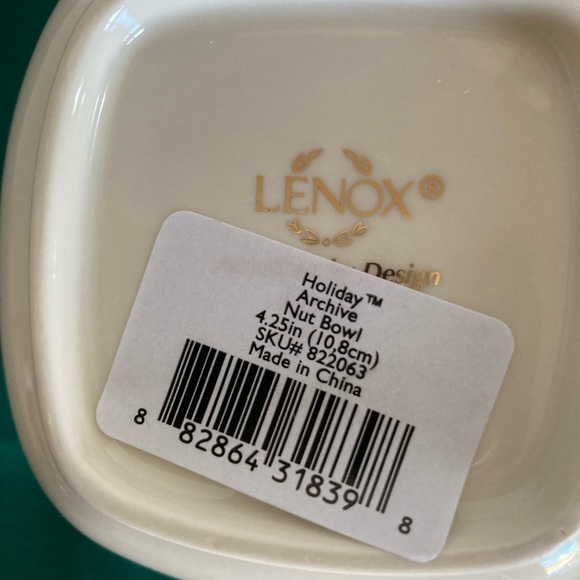 Lenox Nut Bowl with Holly and Gold Trim - Picture 6 of 6